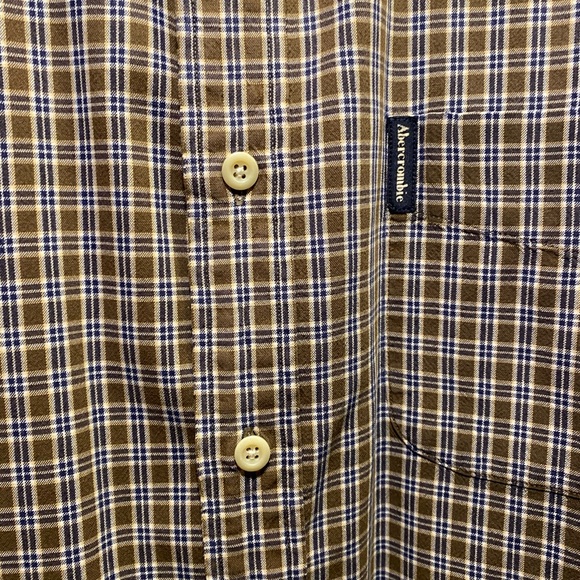 Abercrombie & Fitch - Picture 4 of 6